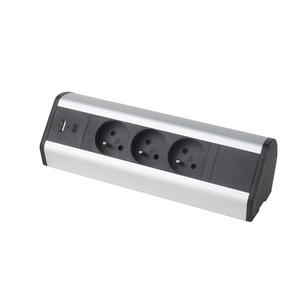 Boîte de <span class=keywords><strong>prise</strong></span> de courant de bureau couleur argent <span class=keywords><strong>pince</strong></span> enfichable à 4 voies 3 prises ca Ports USB pour bureau de table - Product Image 1