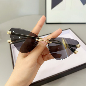 แว่นกันแดดราคาถูกจากโรงงาน ดีไซน์โดดเด่นทันสมัย แว่นกันแดดลำลองน้ำหนักเบาอเนกประสงค์ - Product Image 2