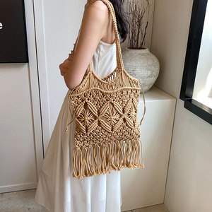 Borsa lavorata a mano con nappine in poliestere di grande cotone aperto alla moda borsa da spiaggia con spalla geometrica da donna in paglia - Product Image 6