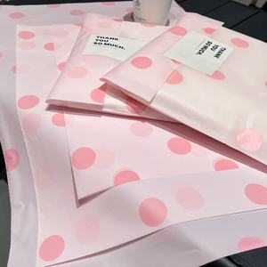 Bolsas de plástico de boca plana personalizadas con logo impreso, ideales para el embalaje de ropa, con envío exprés. - Product Image 3