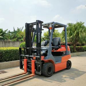 Montacargas TOYOTA 7FG25 <span class=keywords><strong>de</strong></span> <span class=keywords><strong>2</strong></span>.5 <span class=keywords><strong>toneladas</strong></span> usado, procedente <span class=keywords><strong>de</strong></span> Japón, con motor 4Y, <span class=keywords><strong>de</strong></span> segunda mano, funciona con GLP/gasolina, con desplazador lateral para contenedores. - Product Image 2