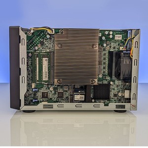 QNAP รุ่น TVS-h874-i5-32G เจเนอเรชั่นที่ 12 ของโปรเซสเซอร์ Core Multicore ระบบจัดเก็บข้อมูล NAS แบบเน็ตเวิร์ก ไฮบริด - Product Image 5