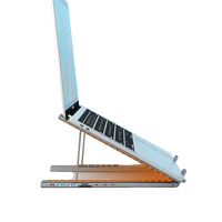 Support d'ordinateur portable en aluminium pliable pour moyeu d'accueil portable 5GBPS 6-en-1 avec design ergonomique multi-ports léger