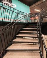 Escaliers droits sur mesure Dimensions personnalisées Options de finition