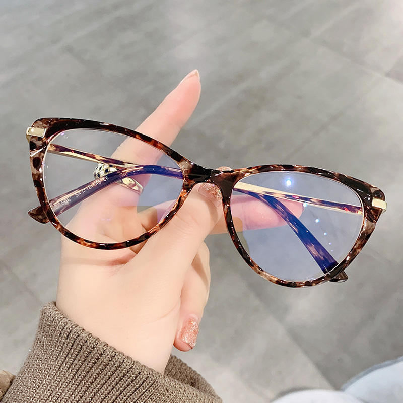 Glasses European Trendy Anti-Blue Light Frames for 2023