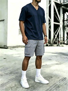 Ensemble décontracté d'été <span class=keywords><strong>2</strong></span> pièces pour hommes : T-shirt col en V et short cargo imprimé cachemire rayé – Survêtement streetwear pour hommes - Product Image 1