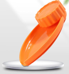 Mini macinini manuali in plastica a forma di barca per tabacco - Product Image 1