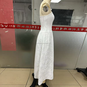 Abito Lungo Bianco in Pizzo Senza Spalline Personalizzato per Donna con Corpetto Arricciato Vestiti Bandeau per Signore - Product Image 5