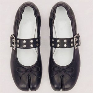 Zapatos de Punta Dividida 2026 para Mujer, de Corte Bajo, Casuales para Exteriores, con Hebilla Decorativa, Versátiles y Cómodos para Uso Diario - Product Image 1