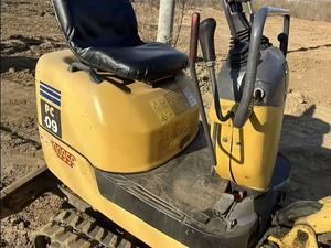 Miniexcavadora Komatsu PC09 1T de Segunda Mano, Fabricada en Japón, Usada, Compacta, con Accesorio de Pulgar, Acoplador Rápido y Martillo Rompedor - Product Image 5