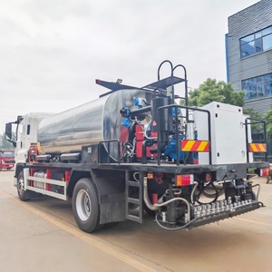 Camión Pulverizador de Asfalto Diésel ISUZU 4x2 12000L Nuevo Manual, Tipo Personalizado de Fábrica para Pulverización de Asfalto Emulsionado, Rendimiento Estable - Product Image 4