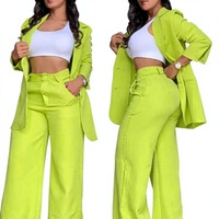 Ensemble tailleur élégant pour femme de couleur unie : veste à revers avec manches fendues et poches plaquées + pantalon droit