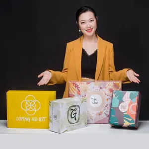 Individueller luxuriöser recycling-farbdruck personalisiertes Logo kosmetik-versandtasche verpackungspapierboxen für verpackung