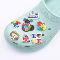 Nouveau design 2022 : Breloque rose pour chaussures, thème cancer du sein, porte-bonheur, personnalisable, clip infirmière tendance, idéal pour décorations de sabots.