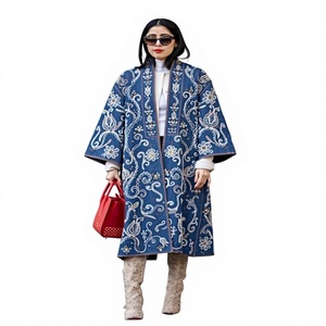 Chaqueta Larga Azul con Bordado Floral Suzani, Tejida y de Punto, Estilo Kimono Boho Abierto por Delante para Mujer, Prenda Exterior Étnica de Algodón - Product Image 1
