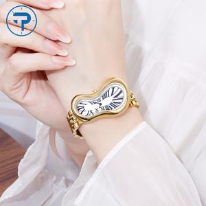 Nouveau Designer Vintage Montre-Bracelet Or Fusion Crash <span class=keywords><strong>De</strong></span> Luxe <span class=keywords><strong>Dali</strong></span> Paris Forme Irrégulière Étanche En Alliage D'or Montre pour Les Femmes - Product Image 1