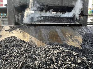 Coque de fundición de alto contenido de carbono 90% de carbono fijo 80-120mm, combustible metalúrgico <span class=keywords><strong>para</strong></span> fundición en hornos de fusión y fundición en cupolas - Product Image 5