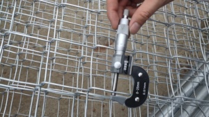 <span class=keywords><strong>Rouleau</strong></span> en acier galvanisé résistant de la taille 50m du tissu <span class=keywords><strong>2m</strong></span> de barrière de maillon de chaîne avec la force à haute résistance pour la barrière de maillon de chaîne de sécurité - Product Image 2