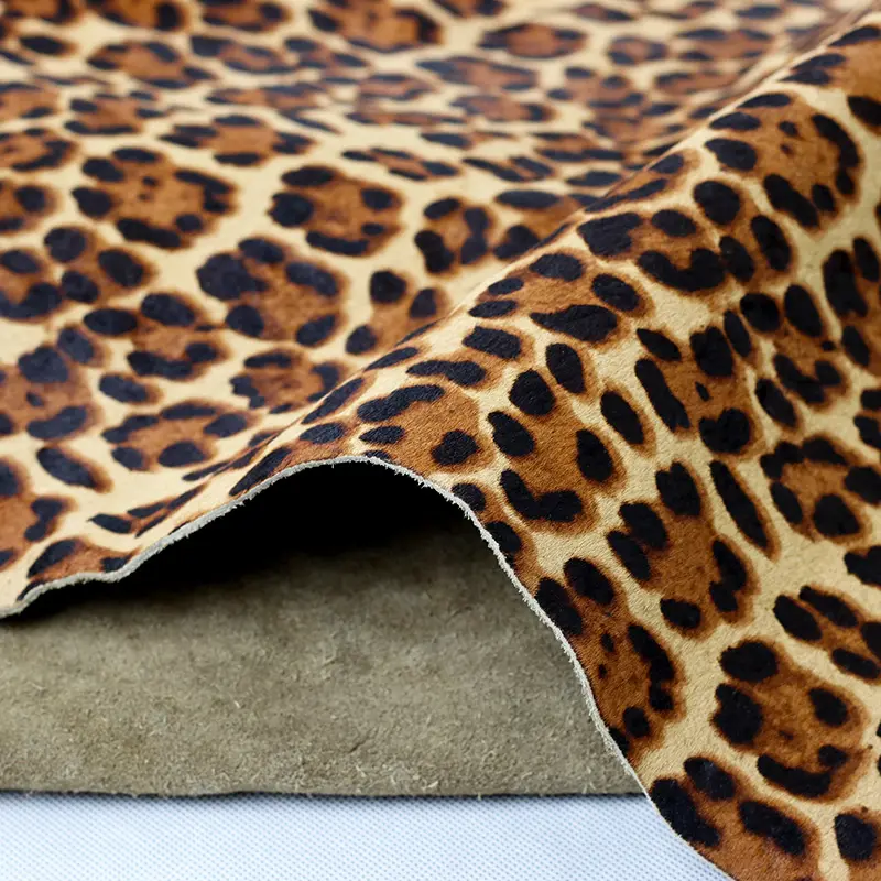 Stock prêt cuir véritable de peau de vache tanné doux imprimé léopard personnalisé pour la fabrication de chaussures
