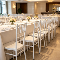 Chaise Chiavari empilable blanche en gros pour hôtels, banquets, planificateurs de mariages et entreprises de location d'événements