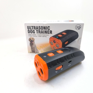 El Dispositivo de disuasión de ladridos de perros disuade el mal comportamiento | Sin ladridos ni palmaditas, solo apunta al perro y haz clic en un botón - Product Image 1