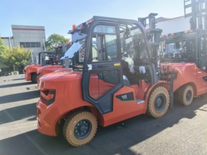 Nueva Carretilla Elevadora Eléctrica Popular de Litio China de Tres <span class=keywords><strong>Torres</strong></span> de 1500-3500kg 5t <span class=keywords><strong>4</strong></span> Metros con Cabina Cerrada CE - Product Image 5