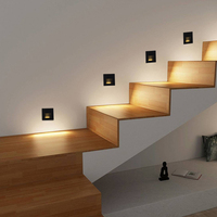 Lampe d'escalier à détecteur de mouvement en aluminium de l'UE 1W 1.5W 2W Lampe de marche à détecteur de corps humain Lumière d'escalier carrée à LED pour la maison