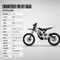 Moto tout-terrain électrique 72v avec batterie au lithium 35Ah et moteur synchrone à aimant permanent de 10000W en pleine puissance sur sentier