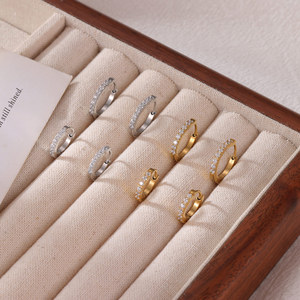 Pendientes de Acero Inoxidable con Baño de Oro PVD de 18K y Circonitas |   Joyería Moderna Resistente al Agua y al Deslustre para Mujer - Product Image 6
