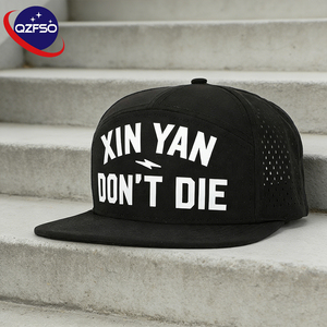 Casquette de baseball classique en polyester personnalisée QZFSO, à visière plate, avec trous découpés au laser, fermeture snapback, logo en caoutchouc embossé de haute qualité, Gorras - Product Image 1