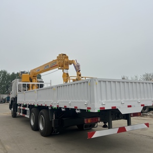 Chine SINOTRUK HOWO <span class=keywords><strong>camion</strong></span> à <span class=keywords><strong>benne</strong></span> basculante de marque supérieure <span class=keywords><strong>grue</strong></span> montée sur <span class=keywords><strong>camion</strong></span> SQ12SK3Q mini grues 12 tonnes <span class=keywords><strong>grue</strong></span> en plein essor avec toute la rotation - Product Image 3