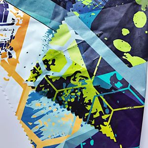 通気性のあるリサイクル100%ナイロン裏地生地（ダウンプルーフ・シレ加工） - Product Image 3