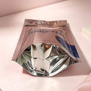 Bolsa Doypack personalizada impresa en color oro rosa con cierre de cremallera para empaque de productos de belleza y extensiones de cabello - Product Image 4