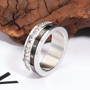 Chiffres romains de luxe légers de mode chaude explosive transfrontalière bague <span class=keywords><strong>en</strong></span> acier titane rotative à une rangée doigt de couple - Product Image 2