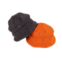 Syh1137 Distressed Beanie Winter Gebreide Hoeden Trendy Metalen Ringen Pin Hiphop Skull Cap