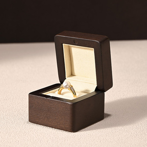 FANXI Nueva Caja de Almacenamiento de Joyas de Madera Maciza con Anillo de Fibra Superresistente y Logotipo Personalizado para un Empaque Elegante y Lujoso - Product Image 3