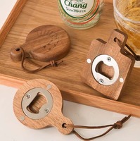 Ouvre-bouteille en bois avec logo personnalisé, composants en acier inoxydable, décoration moderne pour la maison, aimant de réfrigérateur promotionnel, ouvre-bouteille de bière pour bar