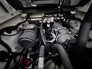 Chargeuse sur chenilles de marque réputée 50 kW XC7-TR08, petite chargeuse compacte sur chenilles de 1 tonne de charge utile avec lame à neige, balai angulaire et tarière. - Product Image 6