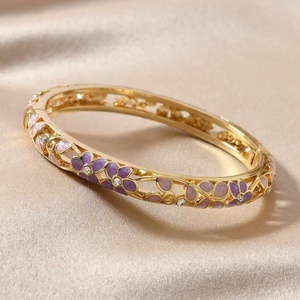 กำไลข้อมือผู้หญิงลายพืชเคลือบด้วยไฟฟ้าประดับเพชรทรงคุชชั่น ดีไซน์วินเทจ คริสเตียน ทำจากโลหะผสมสังกะสีสีน้ำเงินขาวโบราณ ทันสมัย - Product Image 6