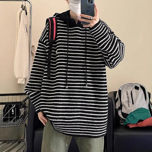 Sweat à capuche chaud en polyester à épaules tombantes, style décontracté, avec empiècements, pour couple, tricot rayé, style automne Hong Kong, pour homme - Product Image 1