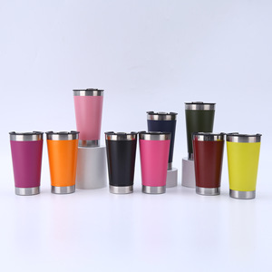 Vente en gros chope à bière moderne et portable à double couche en acier inoxydable de 20oz avec paille intégrée ouvre-bouteille voiture bureau fête - Product Image 1