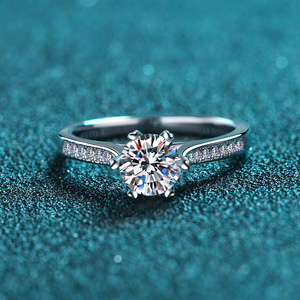 Anillo de Moissanita con Corte Brillante Redondo VVS1, Plata S925, Certificado GRA, Plata <span class=keywords><strong>Ley</strong></span>, Venta al por Mayor para Minoristas de Joyería - Product Image 2