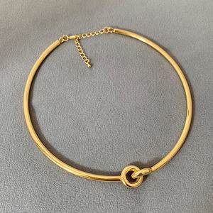 Collar de Gargantilla con Nudo Chapado en Oro Latón Simple Nuevo 2024 para Hombre y Mujer, Joyería Personalizada de Fábrica - Product Image 2