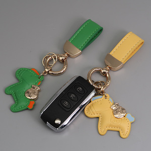 Venta caliente personalizado caballo diseñador Pu cuero llavero bolsa encanto colgante coche llavero de lujo llavero - Product Image 6