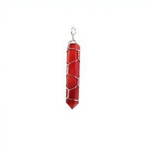 Pendentif tour en cristal de cornaline fait main, enroulé de fil d'argent - Product Image 1