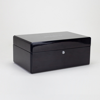 Boîte cadeau en bois MDF recyclable laqué noir personnalisée avec logo personnalisé pour l'affichage de cigares, montres, bijoux et parfums