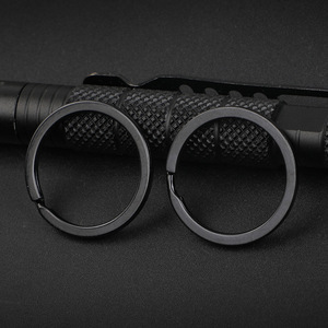 Anneau porte-clés plat noir de 25 mm et 30 mm en acier inoxydable électroplaqué robuste avec mousqueton et accessoires - Product Image 4