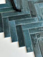 Carreaux muraux en céramique brillants à motif brique - Antidérapants, résistants aux acides, style moderne pour salle de bain et usage commercial