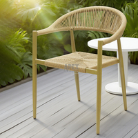 Chaise de jardin en osier courbé avec corde pour patio Chaise de salle à manger d'extérieur empilable au design de luxe pour patio Vente en gros