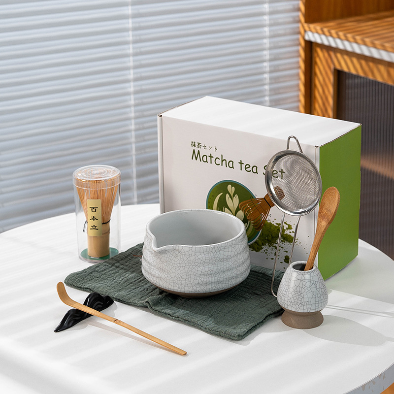 ชุดแก้วน้ำ Aili สีขาวพร้อมฝาและจุก - 8 ชิ้น - กล่องสีขาว